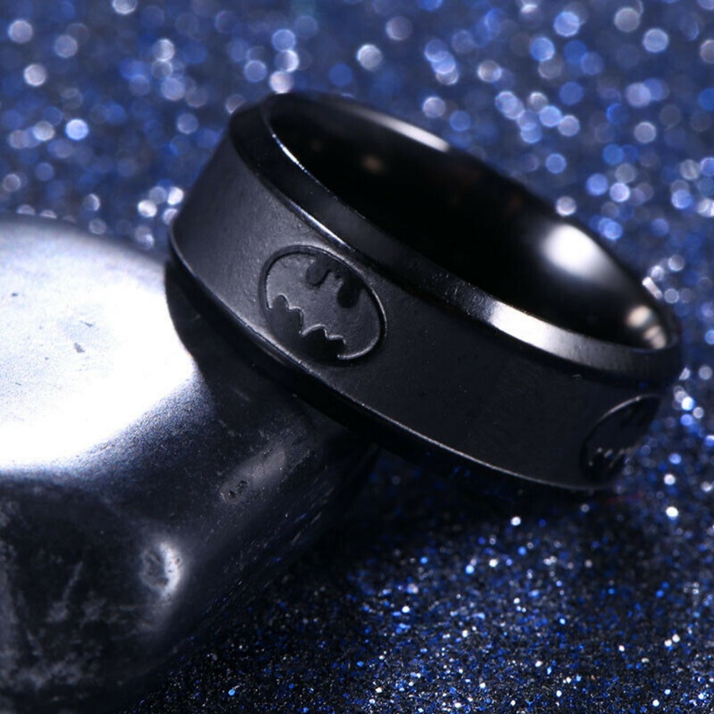 Men Women Batman Stainless Steel Titanium Ring - Picture 4 of 4